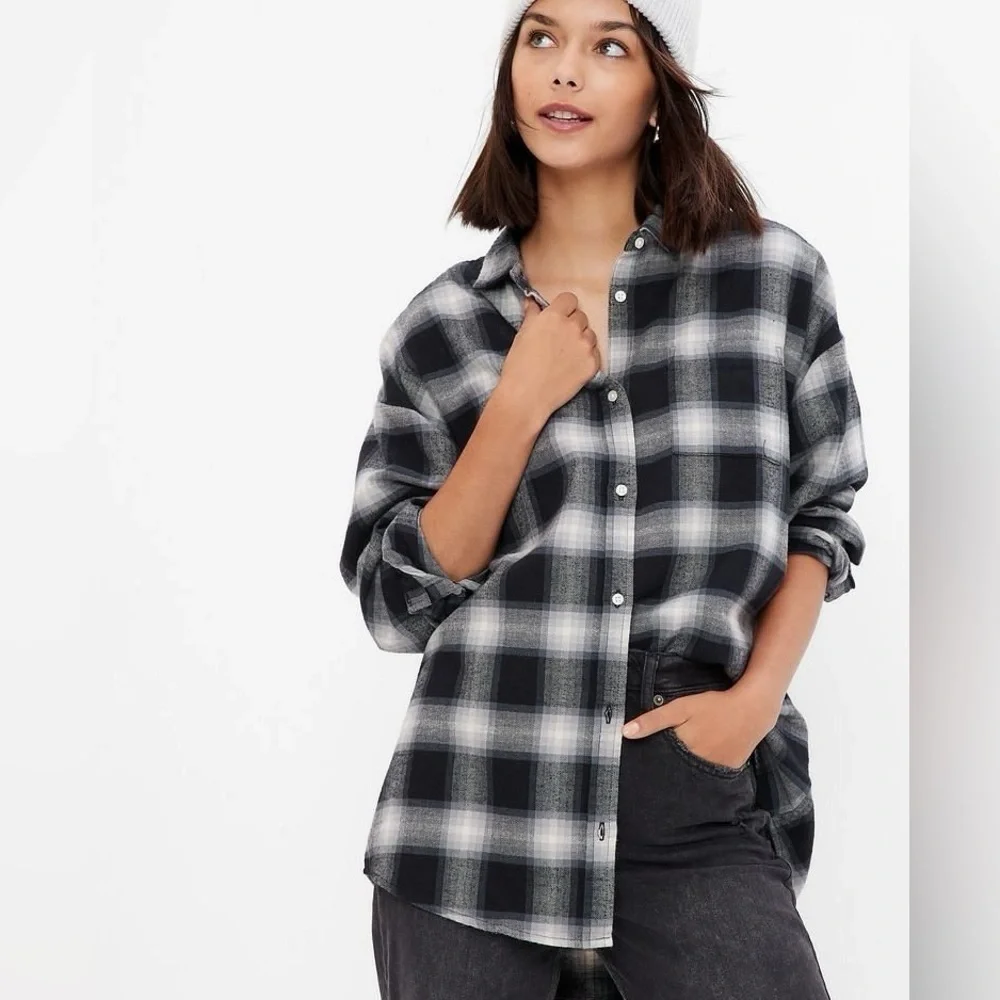 Gap Teen • Black White Plaid Flannel Button Down Shirt